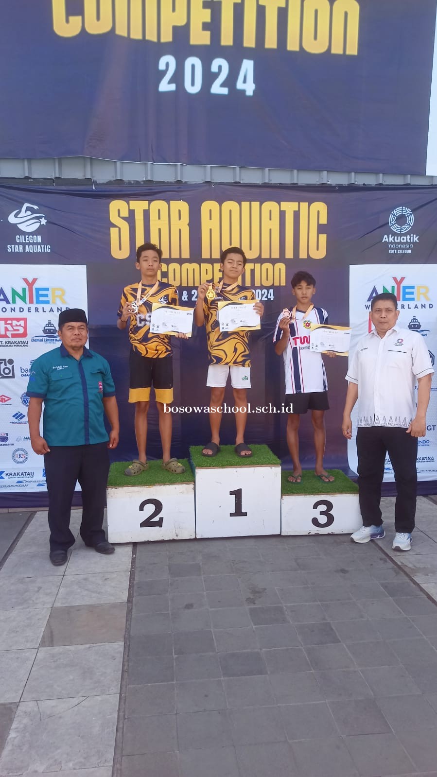 Siswa SMP Bosowa Al-Azhar Cilegon  Sabet Gelar Runner Up 200 Meter Gaya Ganti Perorangan Group 3 Put