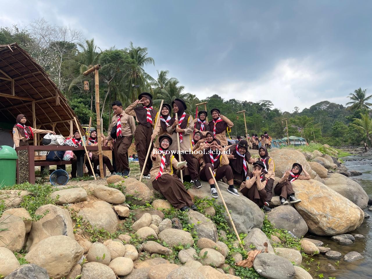 Siswa SMP dan SMA Bosowa Al-Azhar  Cilegon Laksanakan Smart Camp di Granada Riverside Resort Anyer